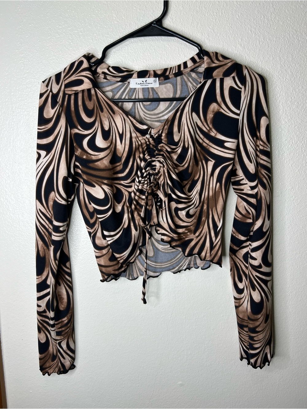 Kensie Black and Brown Swirl Ruched Long-Sleeve Crop Top